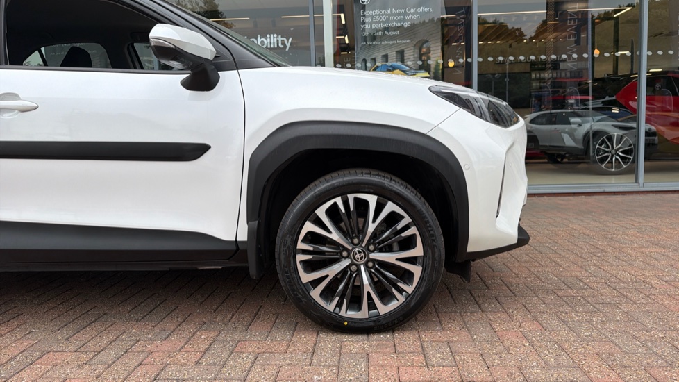 Toyota Yaris Cross 1.5 Hybrid Excel 5dr CVT Hybrid Estate - Image 25
