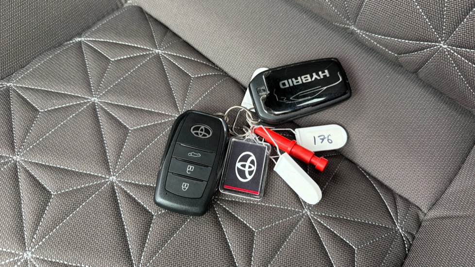 Toyota Yaris Cross 1.5 Hybrid Excel 5dr CVT Hybrid Estate - Image 28