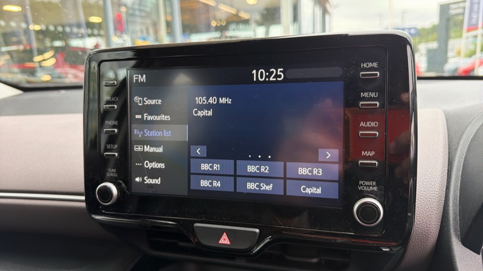 Toyota Yaris Cross 1.5 Hybrid Excel 5dr CVT Hybrid Estate - Image 32