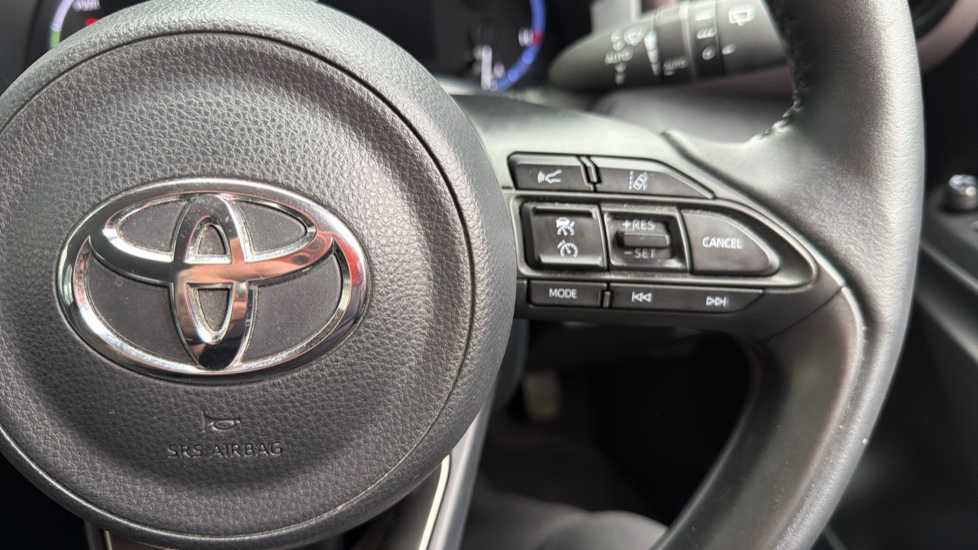 Toyota Yaris Cross 1.5 Hybrid Excel 5dr CVT Hybrid Estate - Image 37