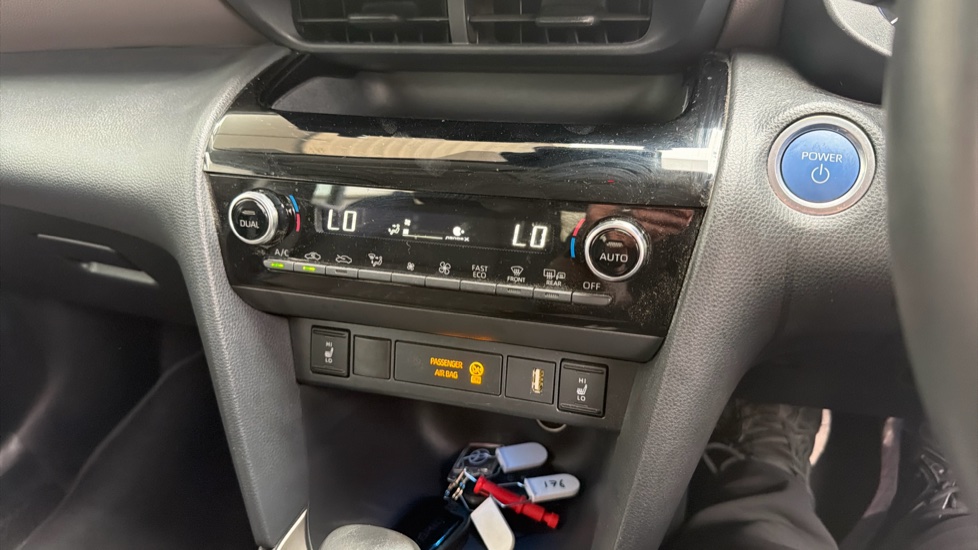 Toyota Yaris Cross 1.5 Hybrid Excel 5dr CVT Hybrid Estate - Image 38