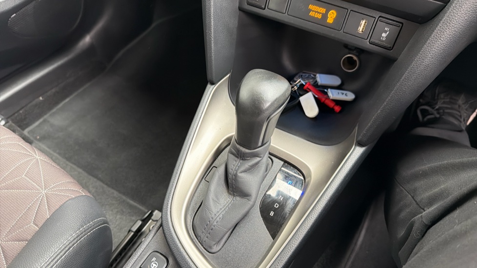Toyota Yaris Cross 1.5 Hybrid Excel 5dr CVT Hybrid Estate - Image 39