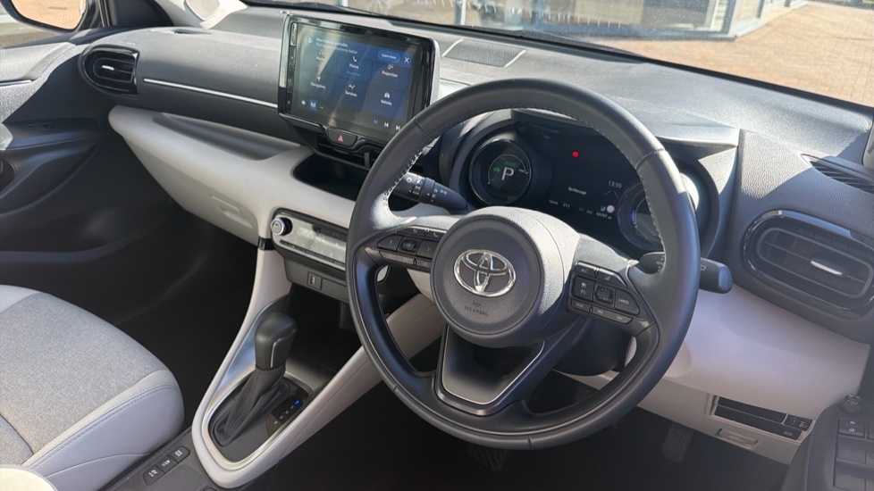 Toyota Yaris 1.5 Hybrid Excel 5dr CVT Hybrid Hatchback - Image 7