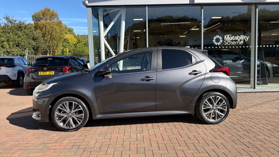 Toyota Yaris 1.5 Hybrid Excel 5dr CVT Hybrid Hatchback - Image 24