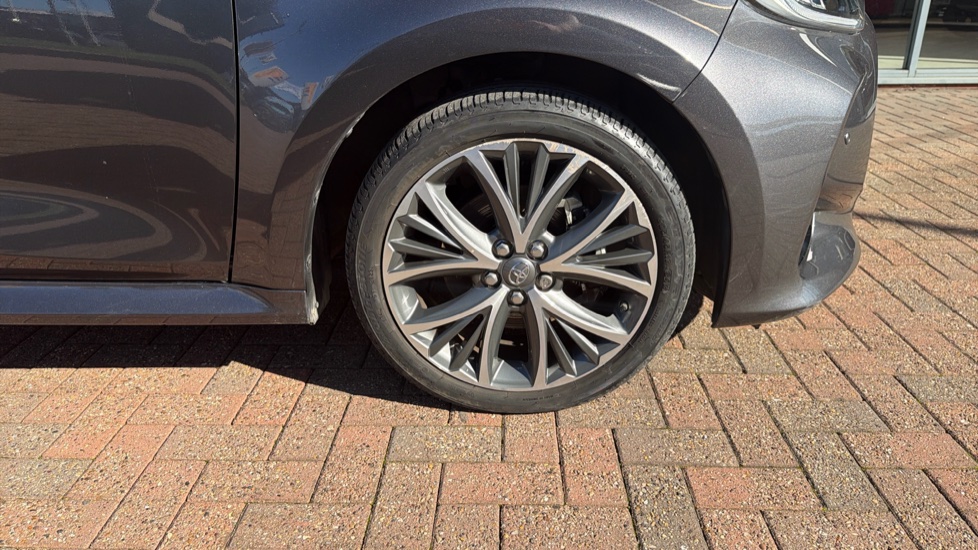 Toyota Yaris 1.5 Hybrid Excel 5dr CVT Hybrid Hatchback - Image 40