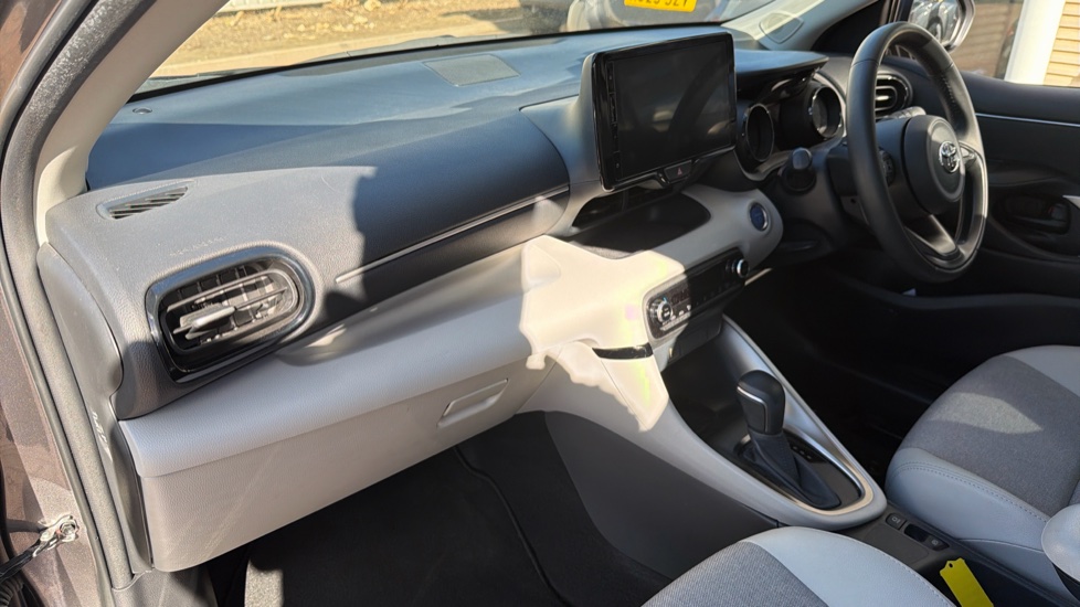 Toyota Yaris 1.5 Hybrid Excel 5dr CVT Hybrid Hatchback - Image 44