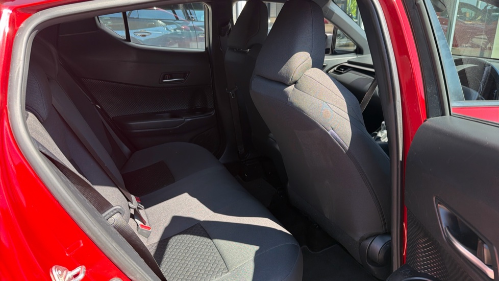 Toyota C-HR 1.8 Hybrid Icon 5dr CVT Hybrid Hatchback - Image 8