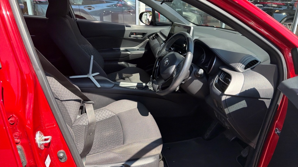 Toyota C-HR 1.8 Hybrid Icon 5dr CVT Hybrid Hatchback - Image 12