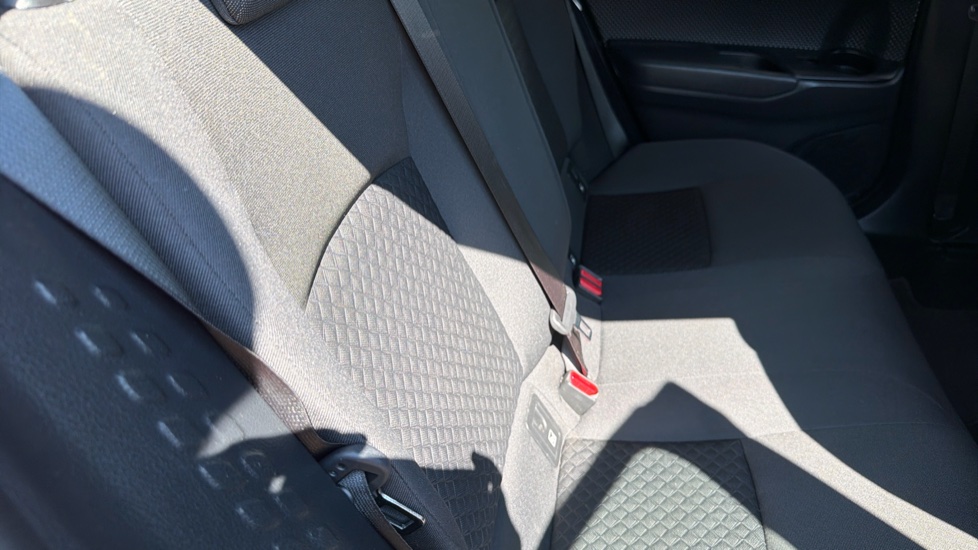 Toyota C-HR 1.8 Hybrid Icon 5dr CVT Hybrid Hatchback - Image 14