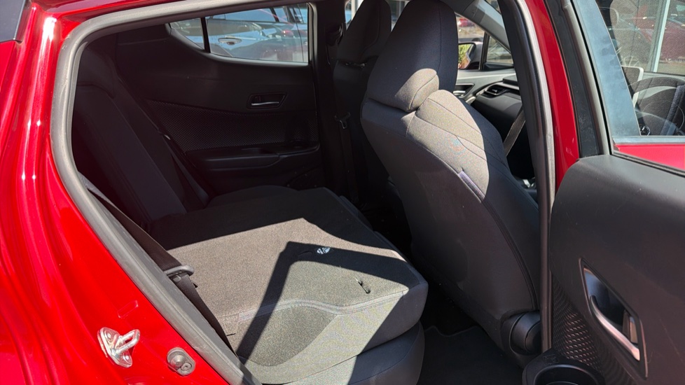Toyota C-HR 1.8 Hybrid Icon 5dr CVT Hybrid Hatchback - Image 18