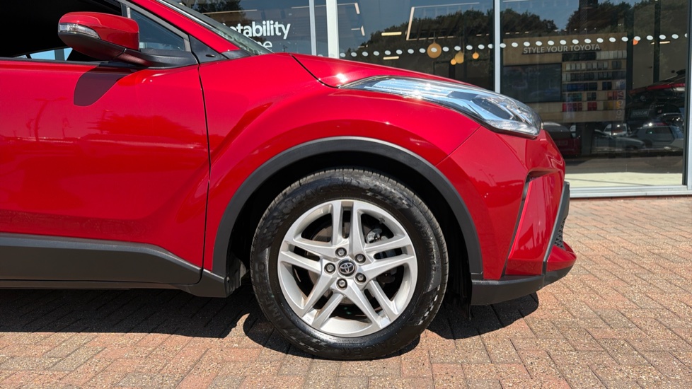 Toyota C-HR 1.8 Hybrid Icon 5dr CVT Hybrid Hatchback - Image 25