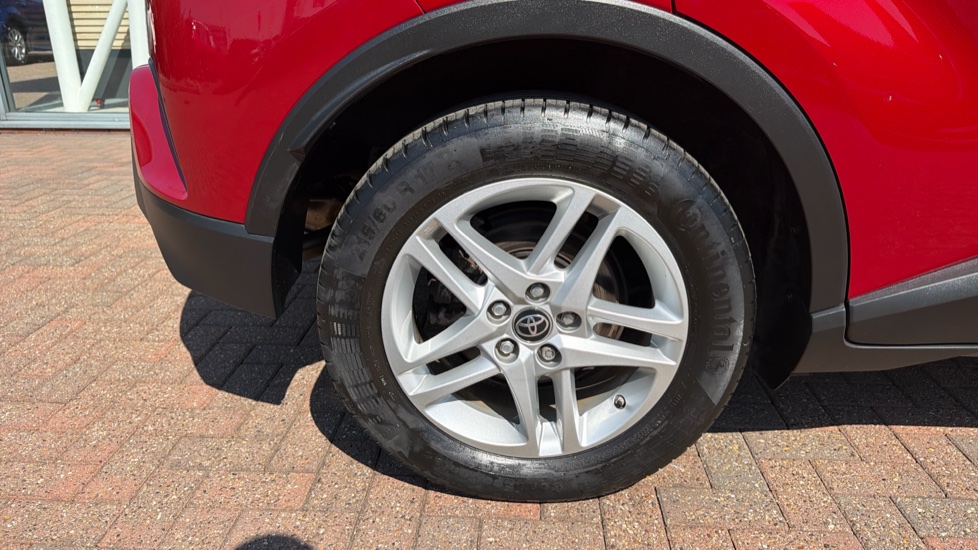 Toyota C-HR 1.8 Hybrid Icon 5dr CVT Hybrid Hatchback - Image 41