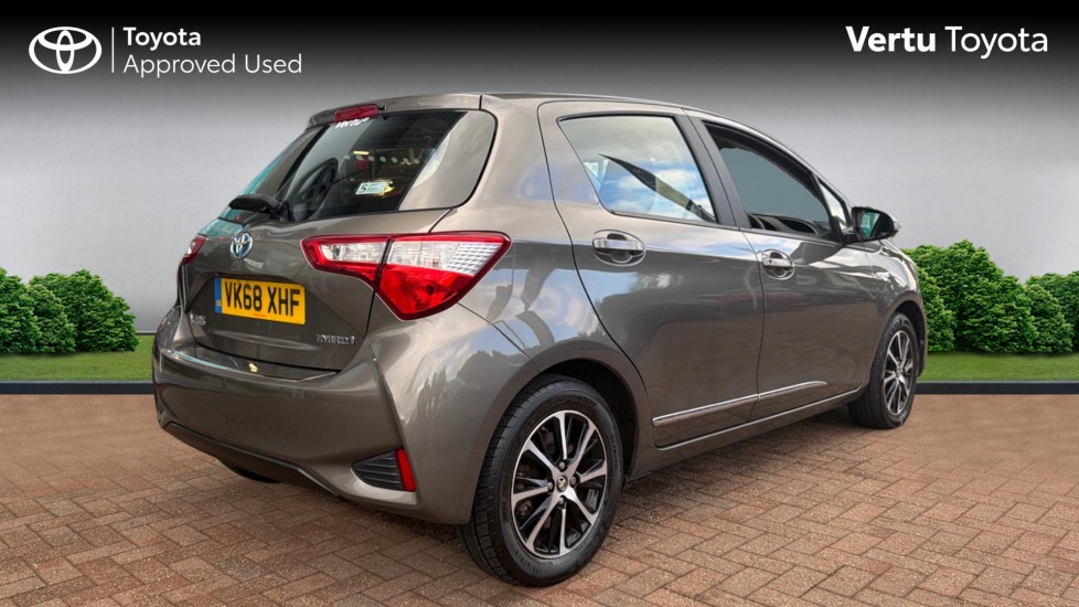 Toyota Yaris 1.5 Hybrid Icon Tech 5dr CVT Hybrid Hatchback - Image 2