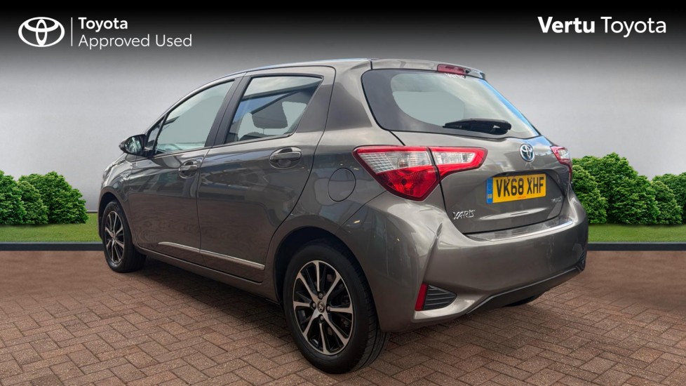 Toyota Yaris 1.5 Hybrid Icon Tech 5dr CVT Hybrid Hatchback - Image 4