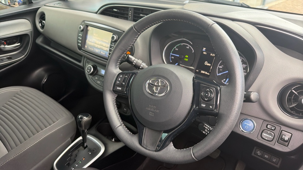 Toyota Yaris 1.5 Hybrid Icon Tech 5dr CVT Hybrid Hatchback - Image 7