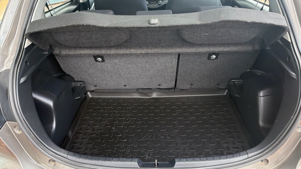 Toyota Yaris 1.5 Hybrid Icon Tech 5dr CVT Hybrid Hatchback - Image 13