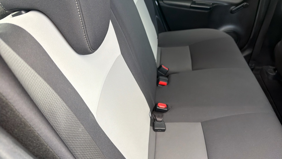 Toyota Yaris 1.5 Hybrid Icon Tech 5dr CVT Hybrid Hatchback - Image 14