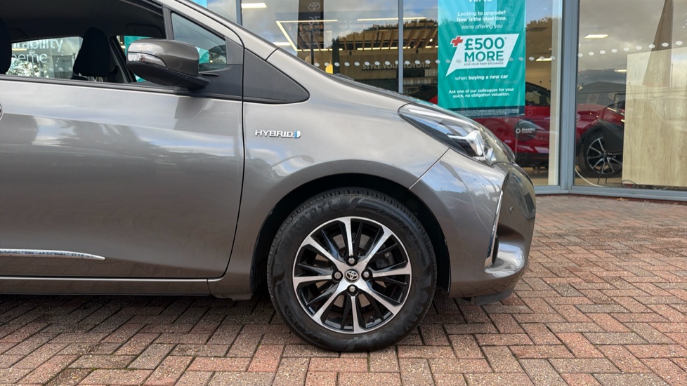 Toyota Yaris 1.5 Hybrid Icon Tech 5dr CVT Hybrid Hatchback - Image 25