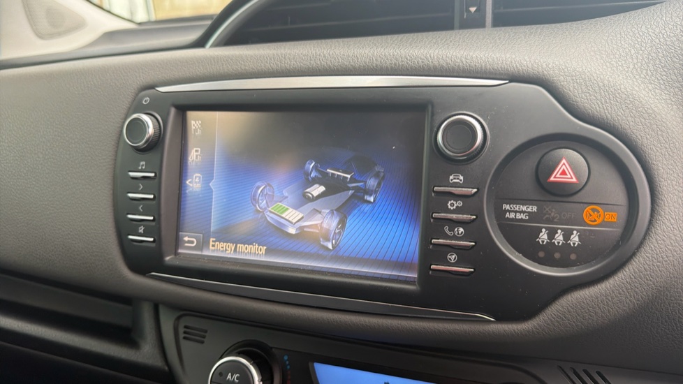 Toyota Yaris 1.5 Hybrid Icon Tech 5dr CVT Hybrid Hatchback - Image 30