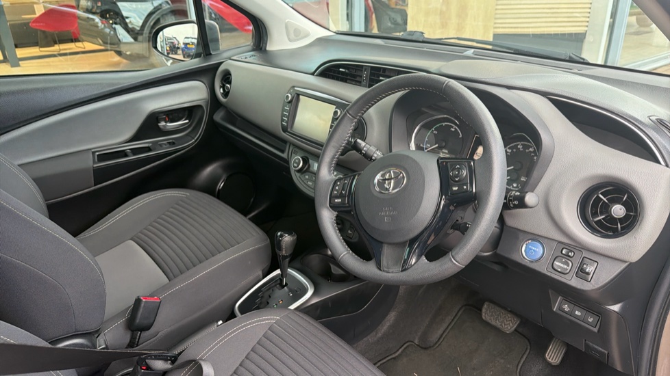 Toyota Yaris 1.5 Hybrid Icon Tech 5dr CVT Hybrid Hatchback - Image 34