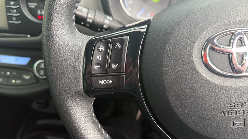 Toyota Yaris 1.5 Hybrid Icon Tech 5dr CVT Hybrid Hatchback - Image 36