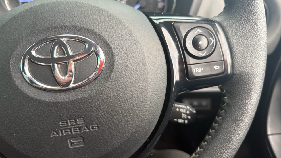 Toyota Yaris 1.5 Hybrid Icon Tech 5dr CVT Hybrid Hatchback - Image 37
