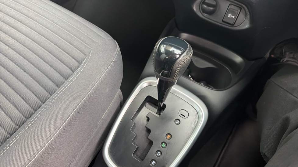 Toyota Yaris 1.5 Hybrid Icon Tech 5dr CVT Hybrid Hatchback - Image 39