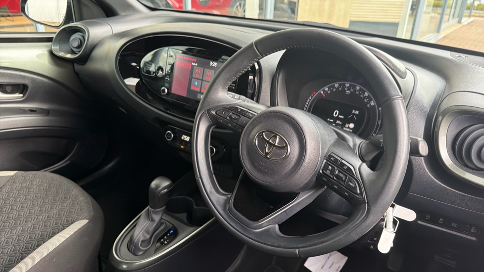 Toyota Aygo X 1.0 VVT-i Edge 5dr Auto Petrol Hatchback - Image 7