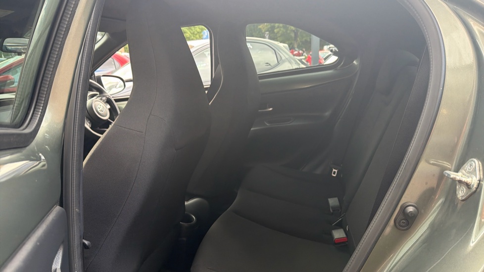 Toyota Aygo X 1.0 VVT-i Edge 5dr Auto Petrol Hatchback - Image 15