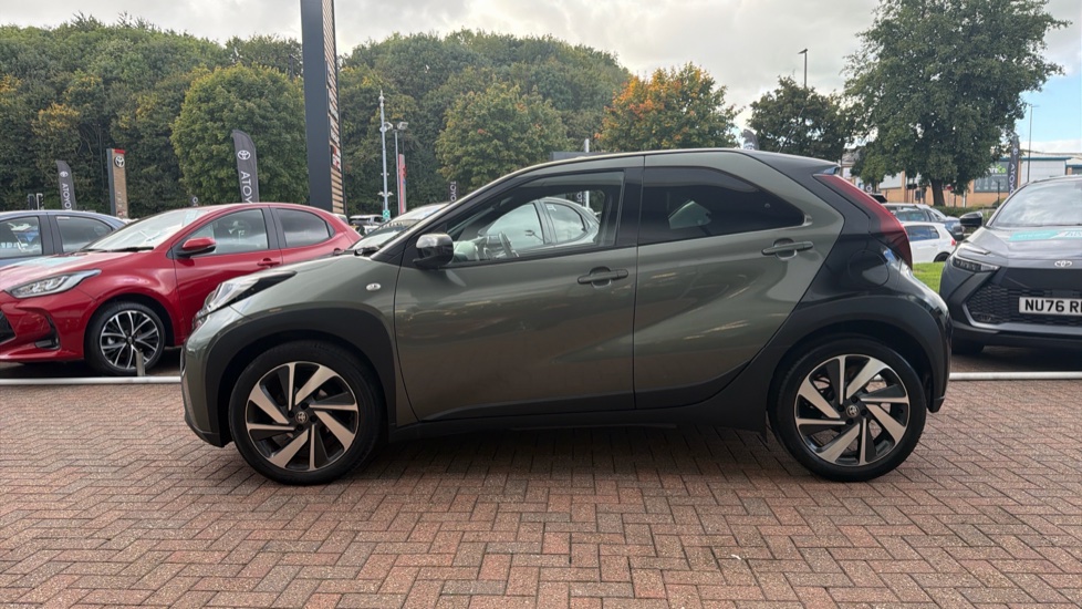 Toyota Aygo X 1.0 VVT-i Edge 5dr Auto Petrol Hatchback - Image 24