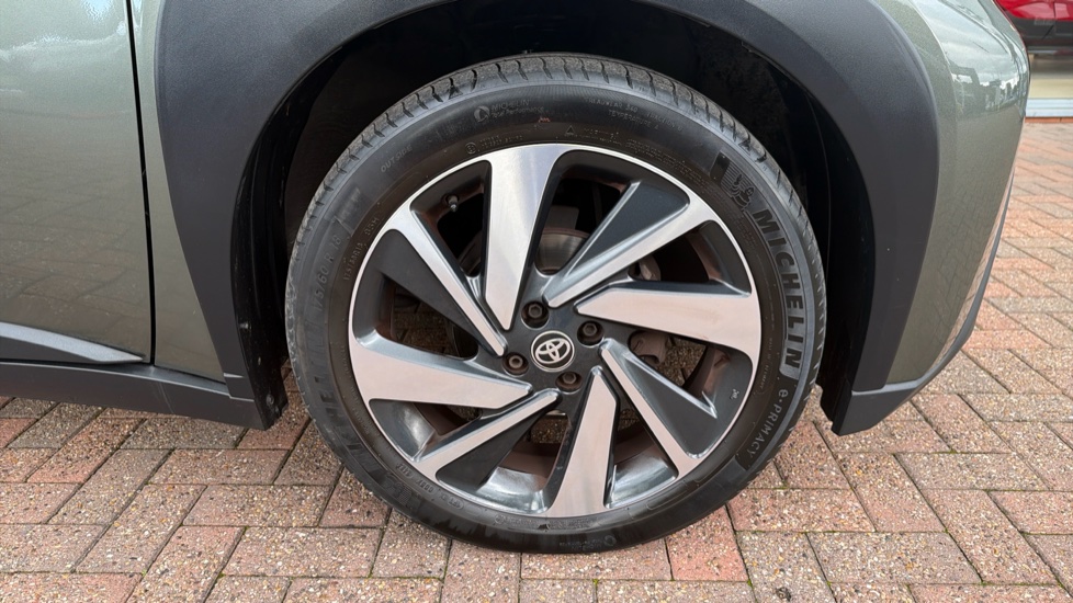 Toyota Aygo X 1.0 VVT-i Edge 5dr Auto Petrol Hatchback - Image 40