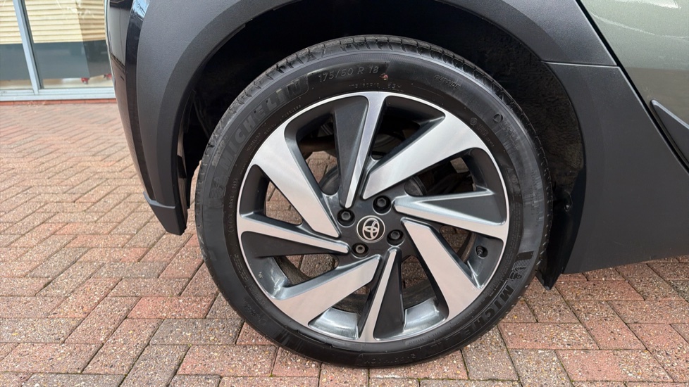 Toyota Aygo X 1.0 VVT-i Edge 5dr Auto Petrol Hatchback - Image 41