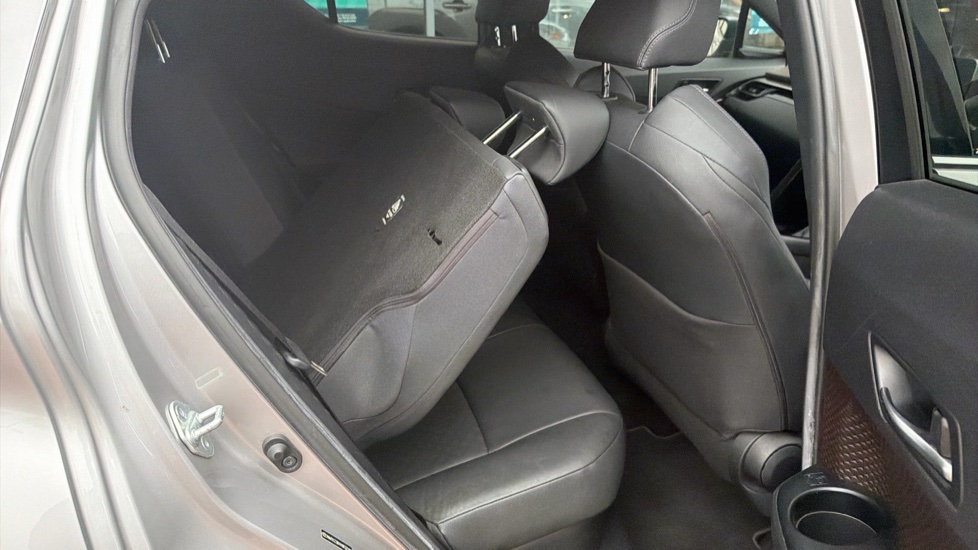Toyota C-HR 1.8 Hybrid Excel 5dr CVT Hybrid Hatchback - Image 18
