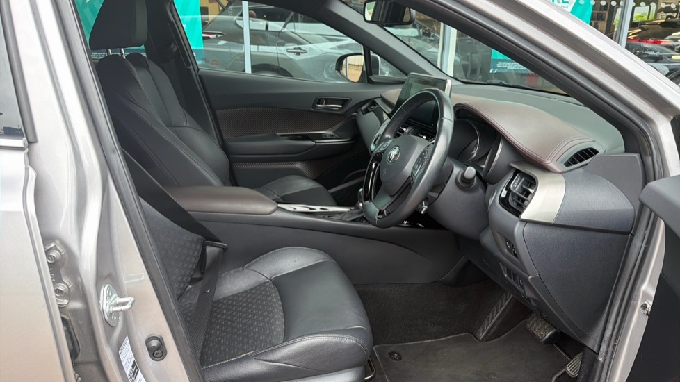 Toyota C-HR 1.8 Hybrid Excel 5dr CVT Hybrid Hatchback - Image 20