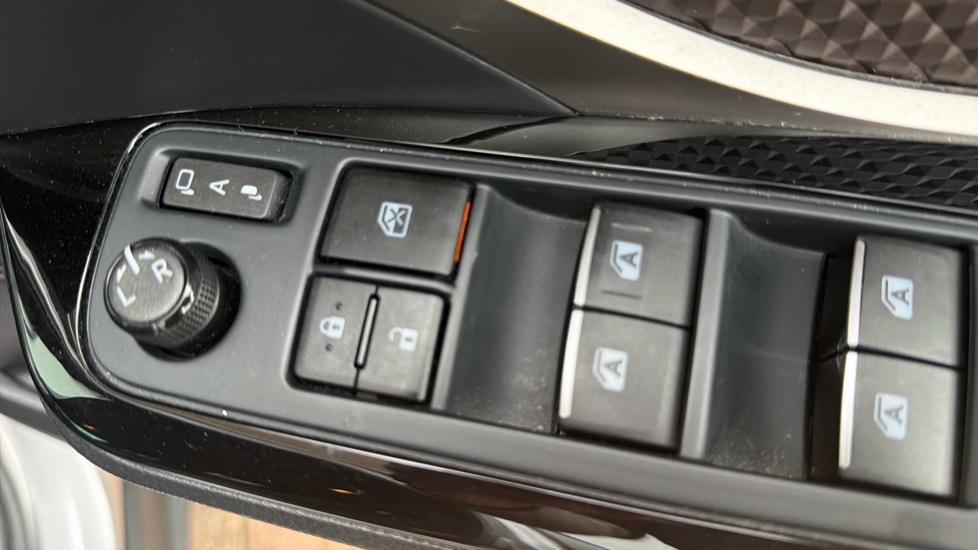 Toyota C-HR 1.8 Hybrid Excel 5dr CVT Hybrid Hatchback - Image 35