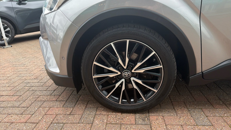 Toyota C-HR 1.8 Hybrid Excel 5dr CVT Hybrid Hatchback - Image 42