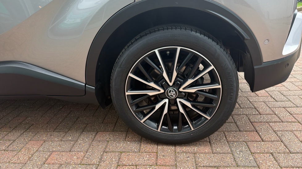 Toyota C-HR 1.8 Hybrid Excel 5dr CVT Hybrid Hatchback - Image 43