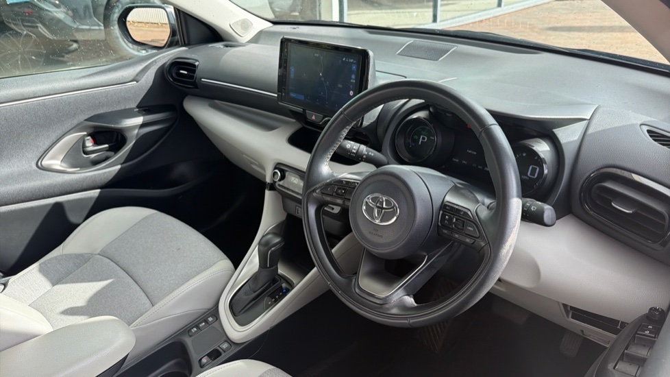 Toyota Yaris 1.5 Hybrid Excel 5dr CVT Hybrid Hatchback - Image 6