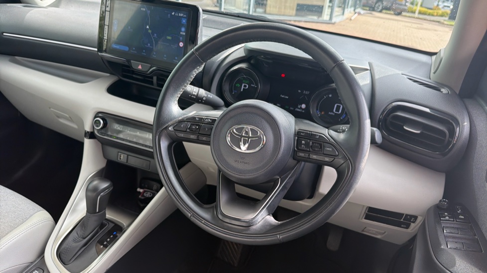 Toyota Yaris 1.5 Hybrid Excel 5dr CVT Hybrid Hatchback - Image 10