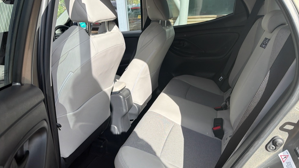 Toyota Yaris 1.5 Hybrid Excel 5dr CVT Hybrid Hatchback - Image 15