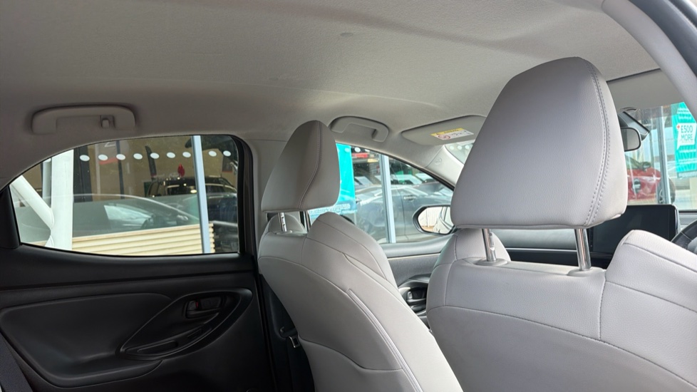 Toyota Yaris 1.5 Hybrid Excel 5dr CVT Hybrid Hatchback - Image 19
