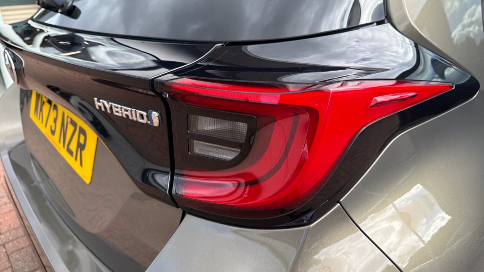 Toyota Yaris 1.5 Hybrid Excel 5dr CVT Hybrid Hatchback - Image 21