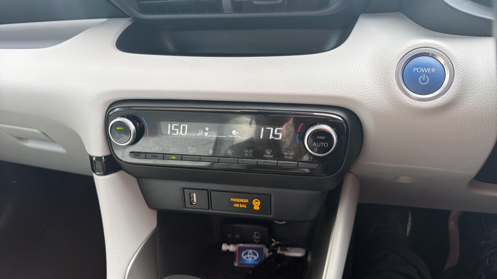 Toyota Yaris 1.5 Hybrid Excel 5dr CVT Hybrid Hatchback - Image 38