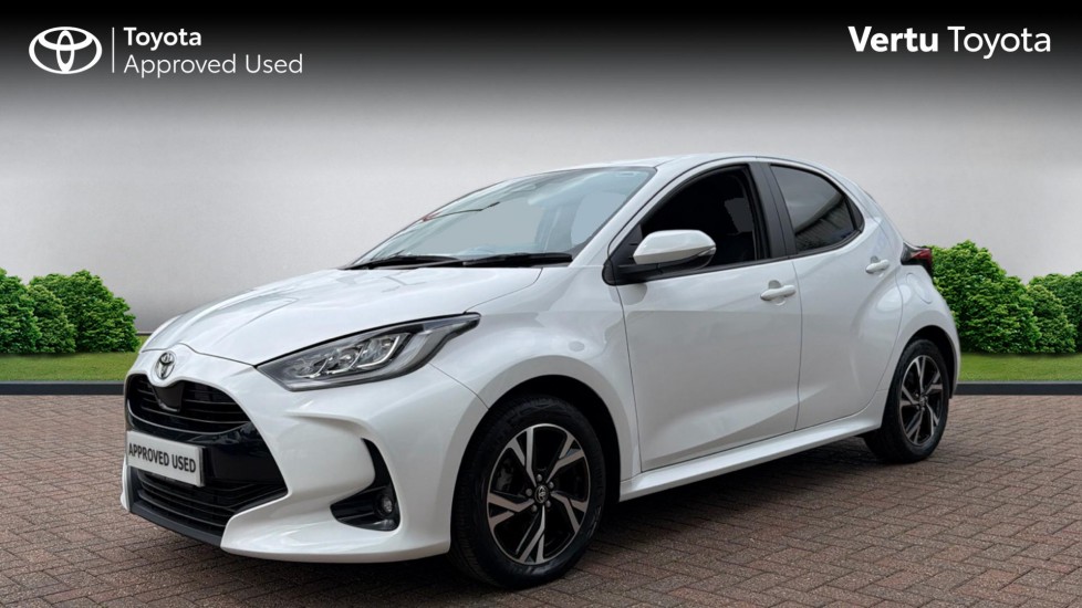 Toyota Yaris 1.5 Hybrid Design 5dr CVT Hybrid Hatchback - Image 3