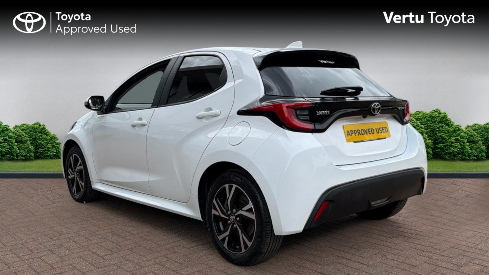 Toyota Yaris 1.5 Hybrid Design 5dr CVT Hybrid Hatchback - Image 4