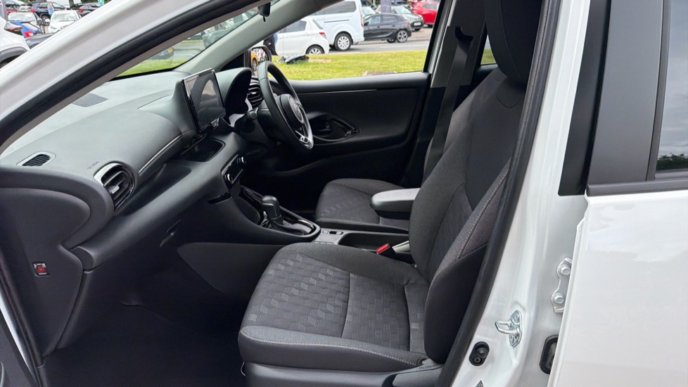 Toyota Yaris 1.5 Hybrid Design 5dr CVT Hybrid Hatchback - Image 5