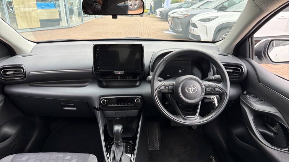 Toyota Yaris 1.5 Hybrid Design 5dr CVT Hybrid Hatchback - Image 6