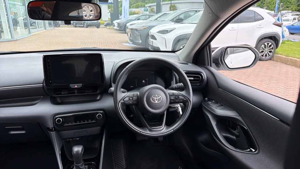 Toyota Yaris 1.5 Hybrid Design 5dr CVT Hybrid Hatchback - Image 7