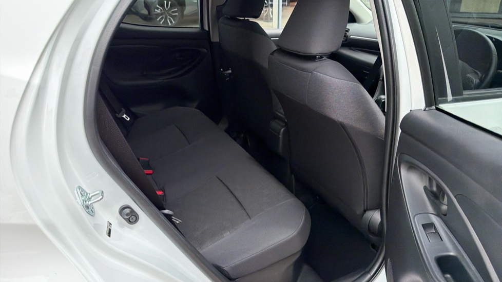 Toyota Yaris 1.5 Hybrid Design 5dr CVT Hybrid Hatchback - Image 8