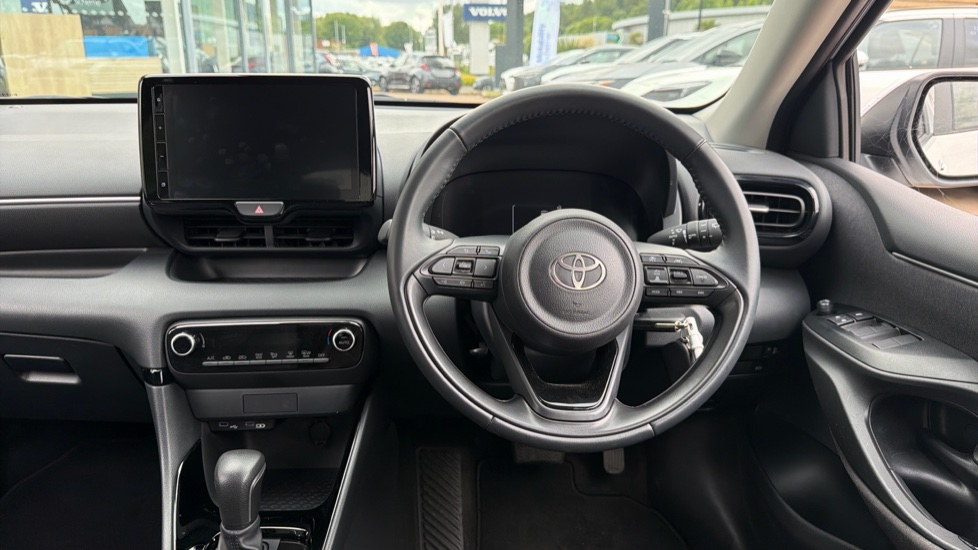 Toyota Yaris 1.5 Hybrid Design 5dr CVT Hybrid Hatchback - Image 10